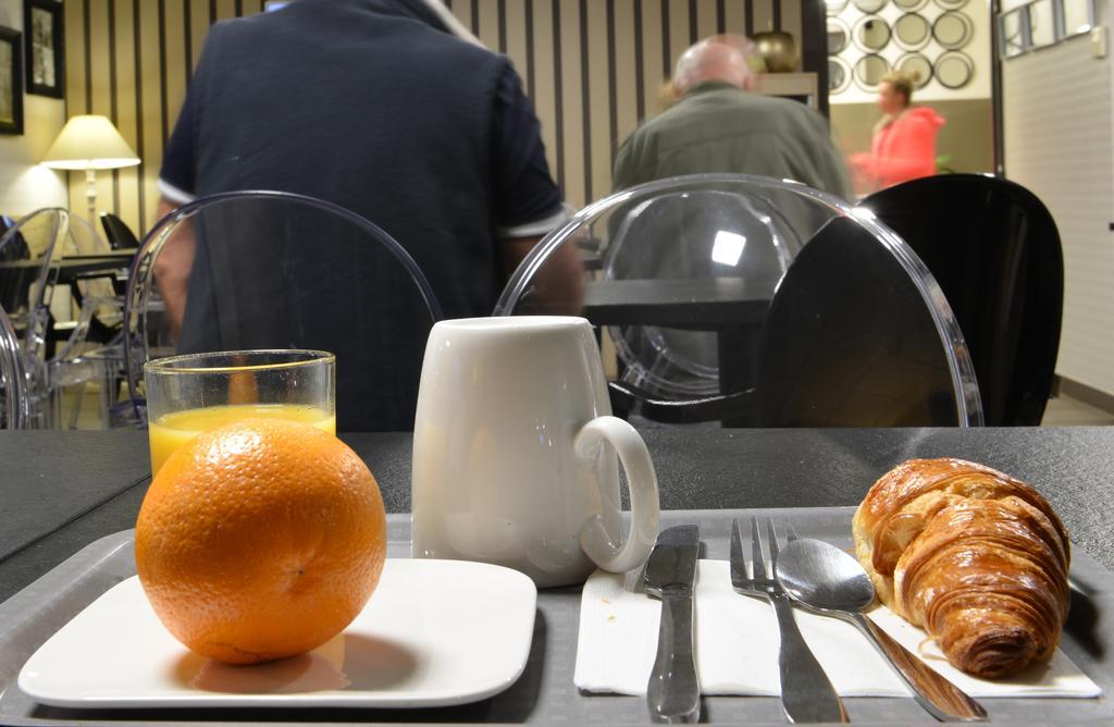 Hotel Kyriad Brive Ouest Bagian luar foto