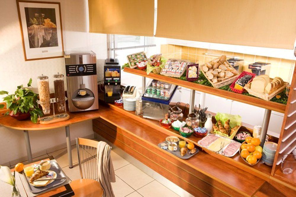 Hotel Kyriad Brive Ouest Bagian luar foto