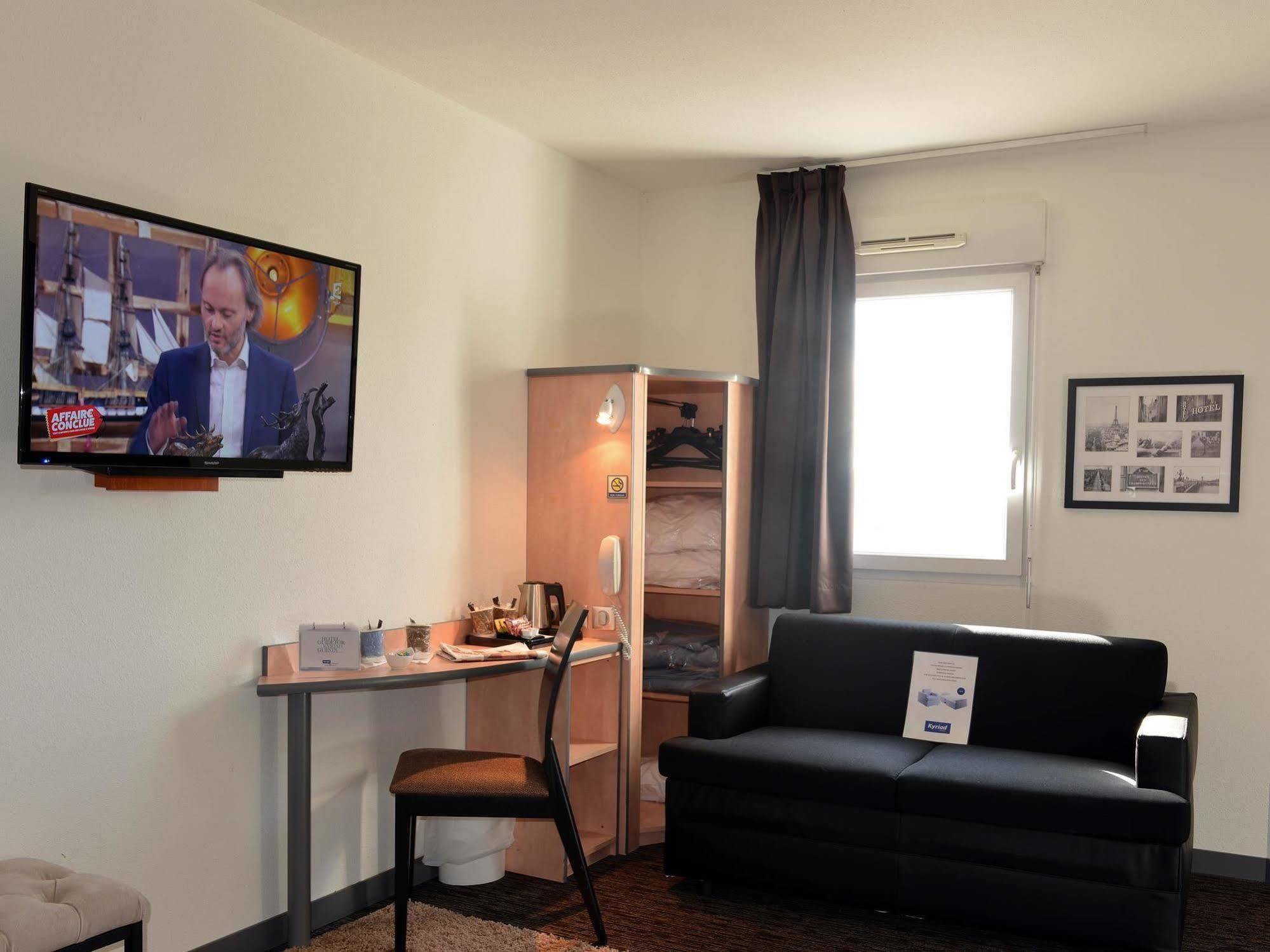 Hotel Kyriad Brive Ouest Bagian luar foto