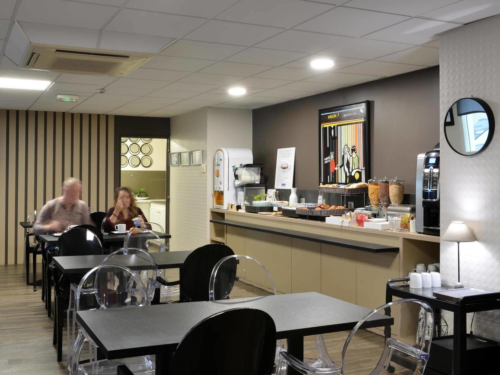 Hotel Kyriad Brive Ouest Bagian luar foto