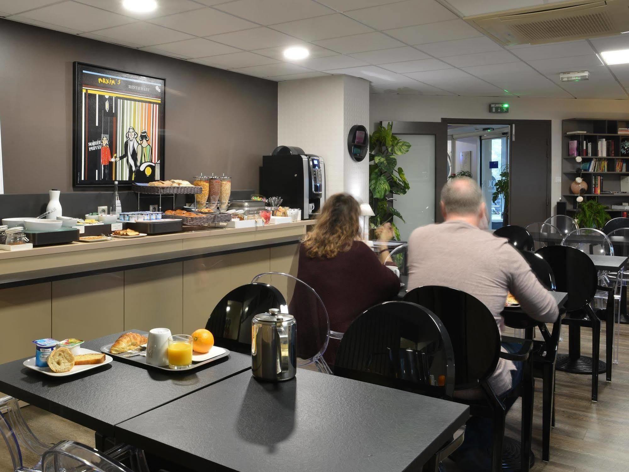 Hotel Kyriad Brive Ouest Bagian luar foto